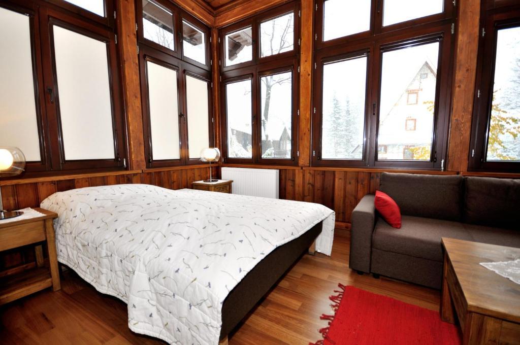 Gimnazjalna 5 - Apartamenty I Pokoje W Centrum Zakopanego Esterno foto
