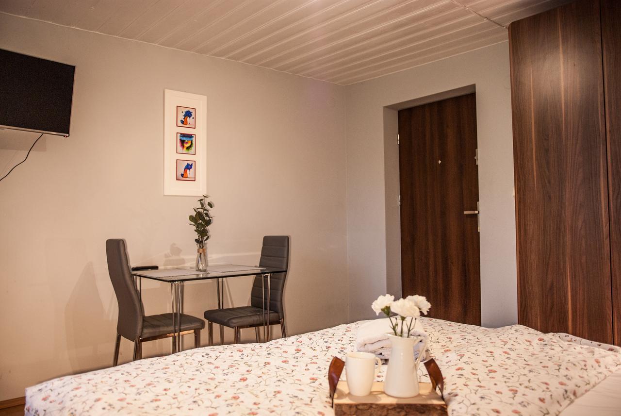 Gimnazjalna 5 - Apartamenty I Pokoje W Centrum Zakopanego Esterno foto